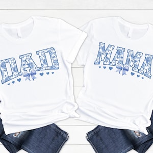 Camisas de família para chá de bebê Blue Toile de Jouy - laço coquete, chinoiserie azul, estampa floral vintage francesa, mamãe papai vovó, chá de bebê azul