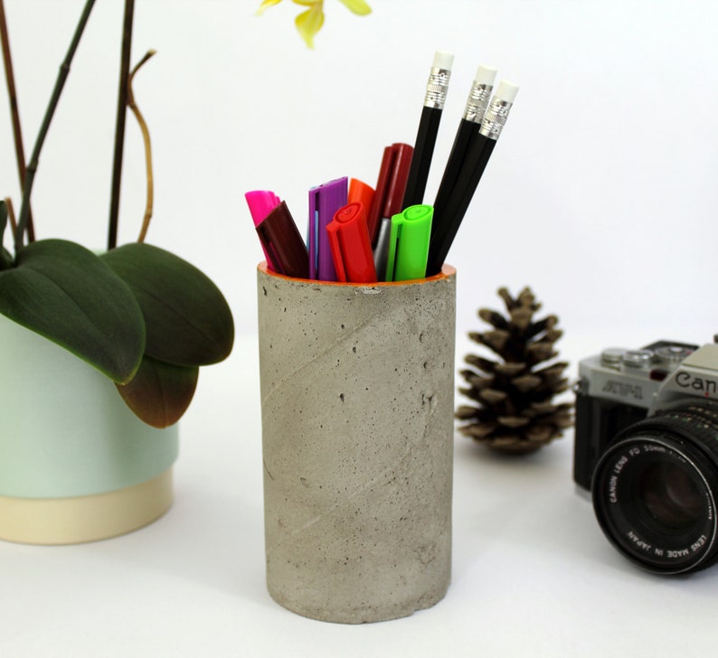 concrete pen holder
