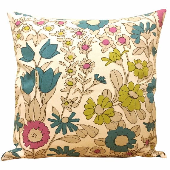 Pretty Summer Daisy Chain Retro Pink & Blue Cushion Cover