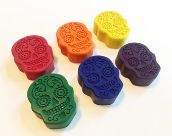 Sugar Skull Shaped Crayons, Birthday Party Favors, Valentine Crayon, Gifts for Kids,  Dia De Los Muertos Crayon, Sugar skull favor