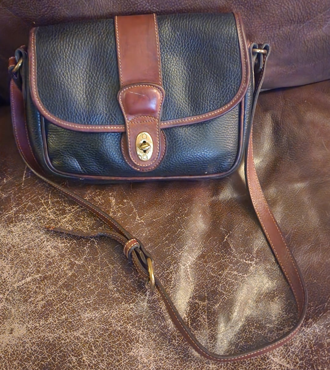 Vintage Coach Sheridan Crossbody 4JM-4224 Pebbled Navy Blue Made