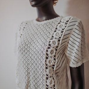 Vintage crocheted blouse / Crocheted lace blouse - sweater  / Summer knit / White lace knit blouse / M-L / 80s