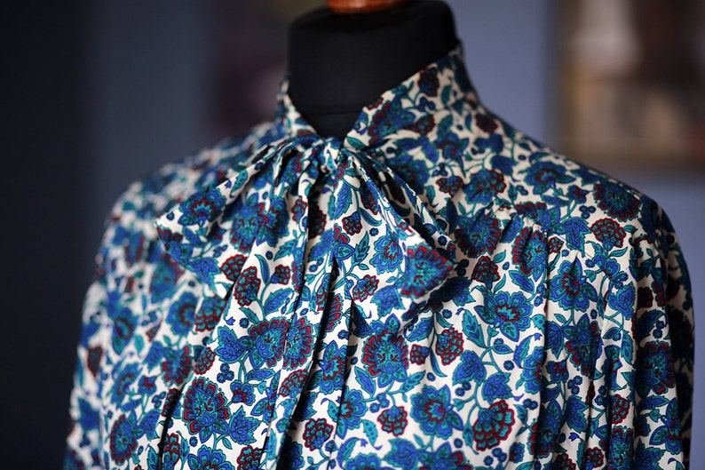 L Vintage flowery blouse M