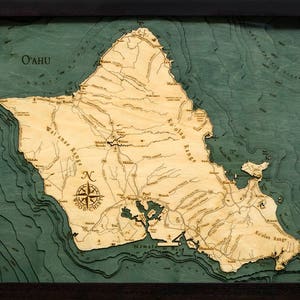 Tableau de profondeur topographique sculpté en bois d'Oahu / carte