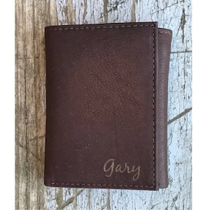 Cartera personalizada para hombre, de cuero marrón, triple pliegue, regalo para el Día del Padre.