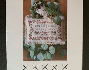 ABC NOSTALGIE / Collection Tralala / Christmas sampler /cross stitch chart / counted cross stitch pattern / pattern only