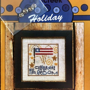 Bent Creek Snappers / HAPPY INDEPENDENCE DAY / Cross stitch chart / cross stitch pattern / pattern plus snaps