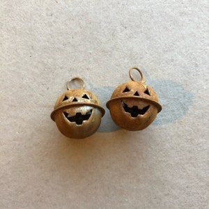 Rusty Jack O Lantern Jingle Bells / Set of 2 / Embellishments / Primitive / Vintage Look