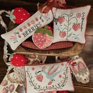 STRAWBERRY THIEVES PINKEEPS / Quaint Rose Needlearts /  cross stitch chart