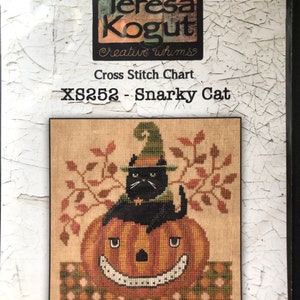 SNARKY CAT by Teresa Kogut / cross stitch chart / counted cross stitch pattern / pattern only
