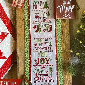 Primrose Cottage Stitches / CHRISTMAS RULES / stitch chart