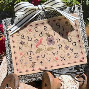 SPRING FLING Stitching Bag / The Scarlett House / Cross Stitch