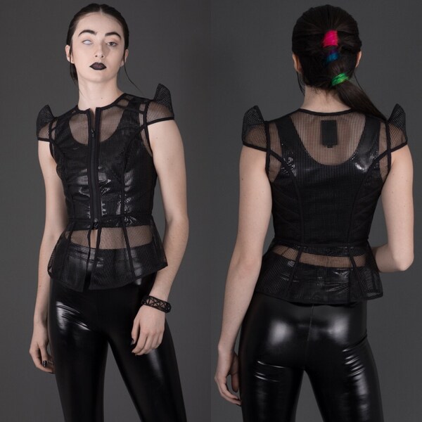 INTREPID TOP - Black Rubber Mesh Cybergoth Cyberpunk Festival Käfig Futuristisches Roboter Shirt Nu Goth Cyber strukturierte Streetwear EDM Ninja Gaga