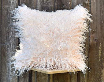Pink Faux Fur Pillow Cover: Contemporary Decorative Cushion (18x18)