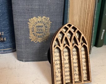 Bookish Window kindle/phone grip