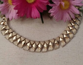 CORO Choker, Diamond Pattern, Gold Tone, Shiny and Textured Design, Stamped, 1960, Gold Diamond Design, Choker, Excellent Condition