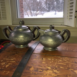 Vintage Middletown Plate Co Sugar Bowl & Creamer Set