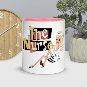 The Nurse Mug - La tasse inspirée de la nounou avec de la couleur à l’intérieur, blonde