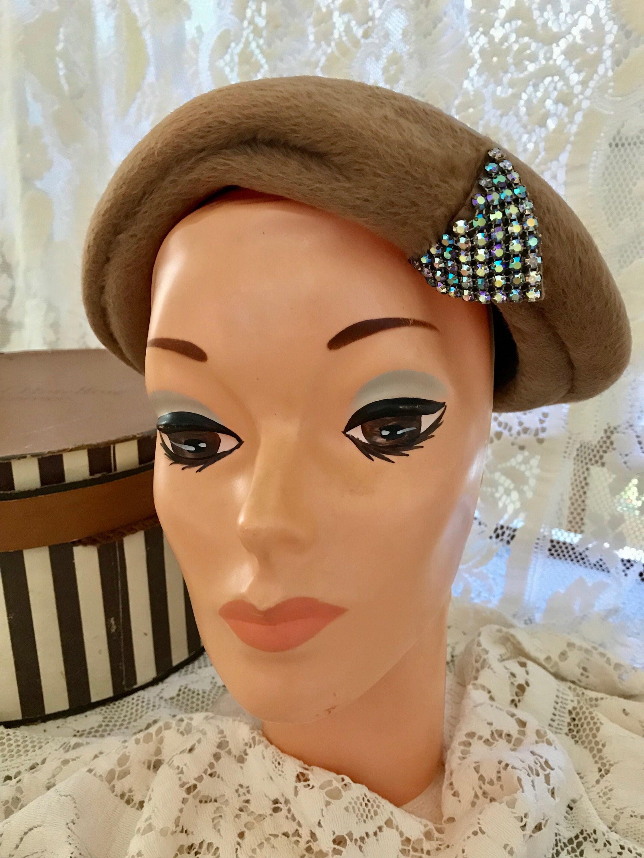 Vintage Schiaparelli 1950s Brown Women\'s Hat Similar Items to Vintage 1960s Schiaparelli Wool Fur Felt  main image 2