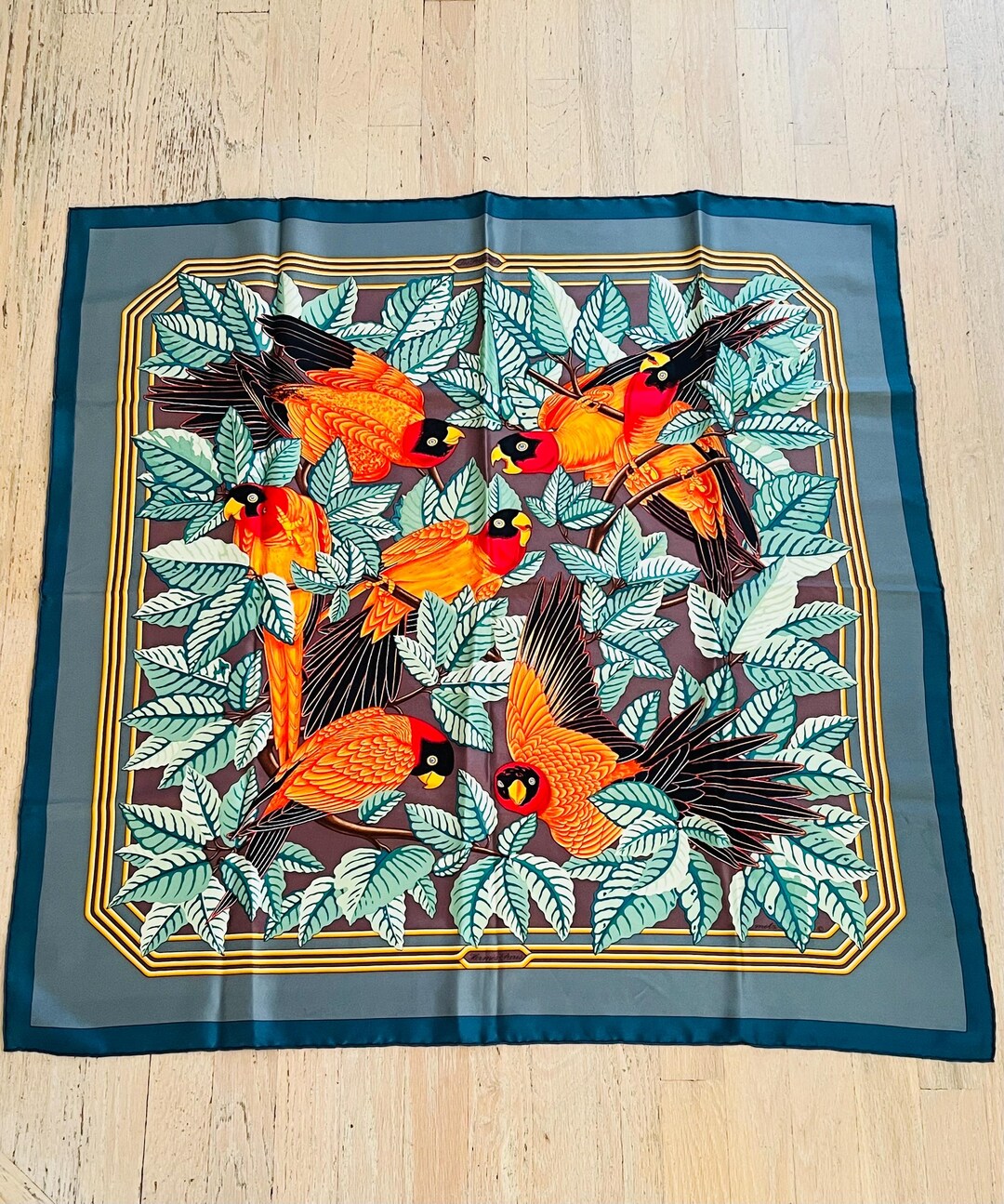 HERMES SCARF　100%SILK　MADE IN FRANC HERMES VINTAGE SCARF WRAP SILK 