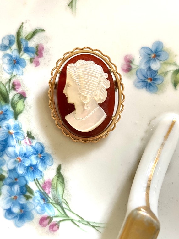 Vintage Krementz Cameo Brooch, Small Cameo Signed 