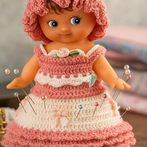 Muñeca Kewpie Rosa Alfiletero de Ganchillo Vestido Sombrero Rosa/Blanco Perla