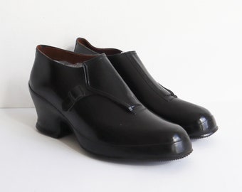 Noir DEADSTOCK des années 40 des années 50 Vtg. Couvre-chaussures en caoutchouc avec boucle // CODAN // Taille 38