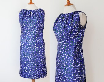 White 60s Vtg. Dress With Blue/Green Abstract Pattern // Size M // Handmade