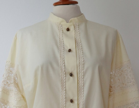 Ivory/Light Yellow 70s Vintage Lady Shirt With La… - image 6