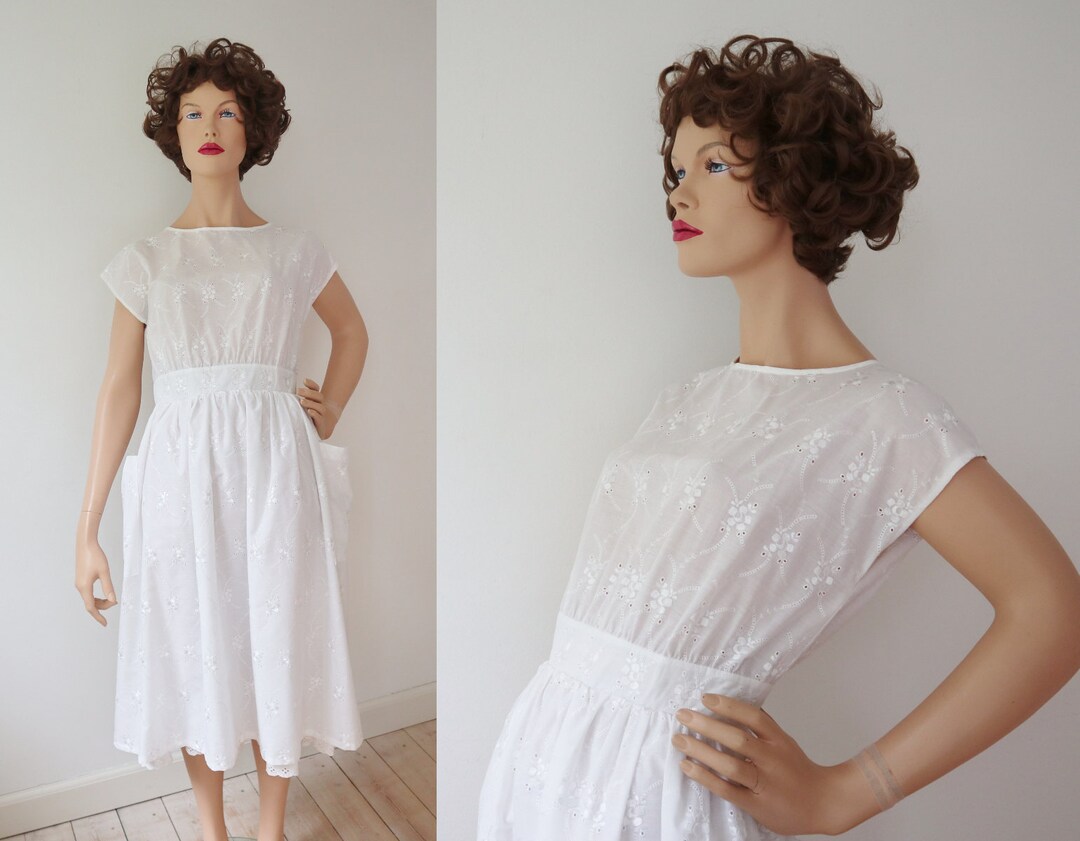 Abito bianco in pizzo sangallo vintage anni '80 con sottoveste