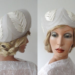 White 50s Vintage Hat // Plastic And Bast // Lined // Size 55