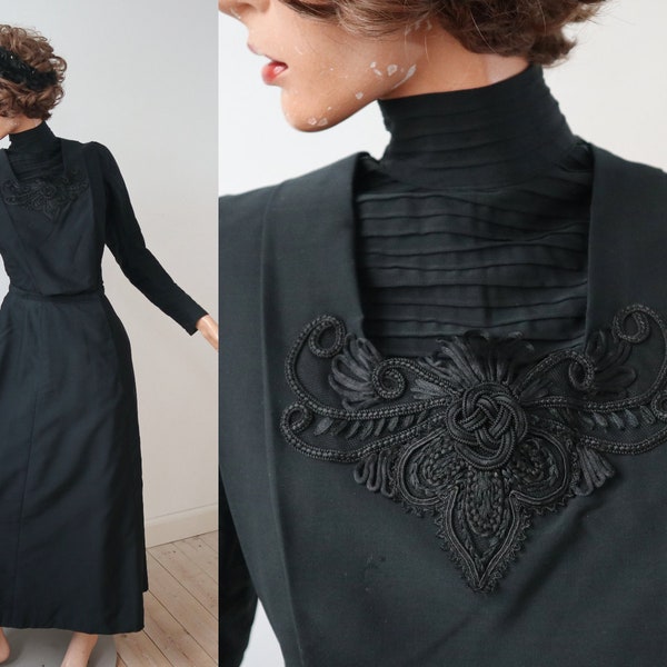 Costume 2 pièces noir des années 1800 // jupe longue et haut avec col haut/appliqué // robe de mariée victorienne // antiquités // taille S/M // fait main