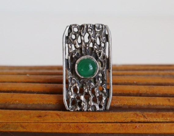 Adjustable 70s Vintage Ring With Green Stone - image 5