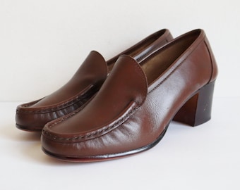 Brown 70s Vtg. Leather Heeled Loafers // Sandra // Size 36 // Made In Italy