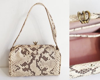 Beautiful 50s Vtg. Faux Reptile Top Handle Bag With Golden Closure // Sand Colored Gray & Black