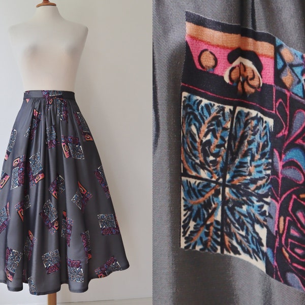 Gray High Waisted Vtg. Skirt // Pattern In Pink Purple Blue Black White Beige // Size M // Handmade