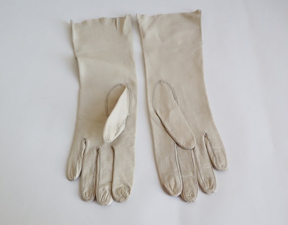 Ivory 60s Leather Vtg. Gloves With Stitching 3/4 … - image 2
