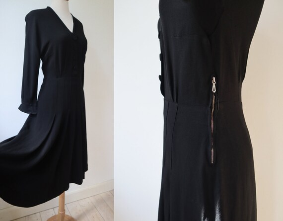 Classic Black 40s Crepe Vtg. Dress With Pleats //… - image 6