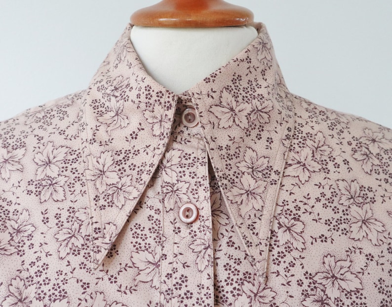 Pale PinkBrown 70s Vintage Lady Shirt With Leaves Big Collar Made In Denmark