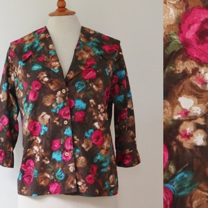 50s60s Brown Blouse With Pink Turquoise Blue Beige Floral Print / OTO Garanti  / 3/4 Sleeves & Huge Collar / Cotton // Size M / Danish Made