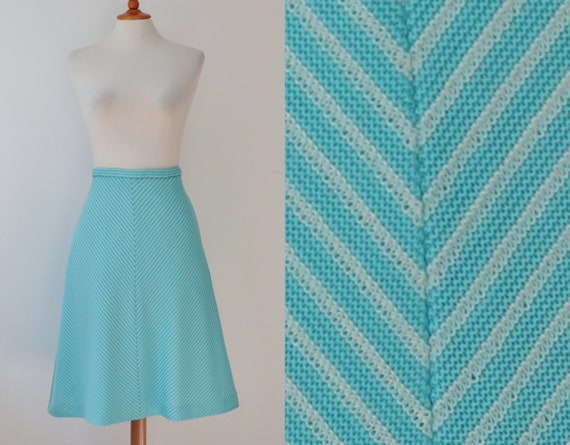 Turquoise 70s High Waisted Vintage Skirt // White