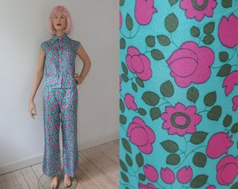 Blue 70s DEADSTOCK 2 Piece Set With Pink/Green Floral Print // Top - Pants // Parisienne // Size M // Made In Denmark