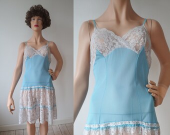 Vestido lencero azul estilo años 60 con encaje gris claro // Talla M