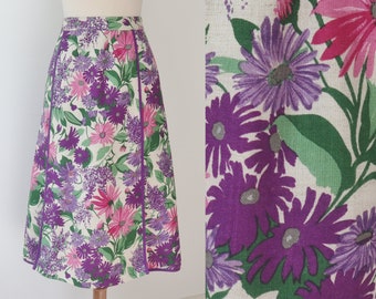 Lovely Sand Colored 70s Leinen Vtg. A Line Skirt With Pink Purple Green Floral Skirt // ALEXANDER // High Waisted Skirt // Size 36