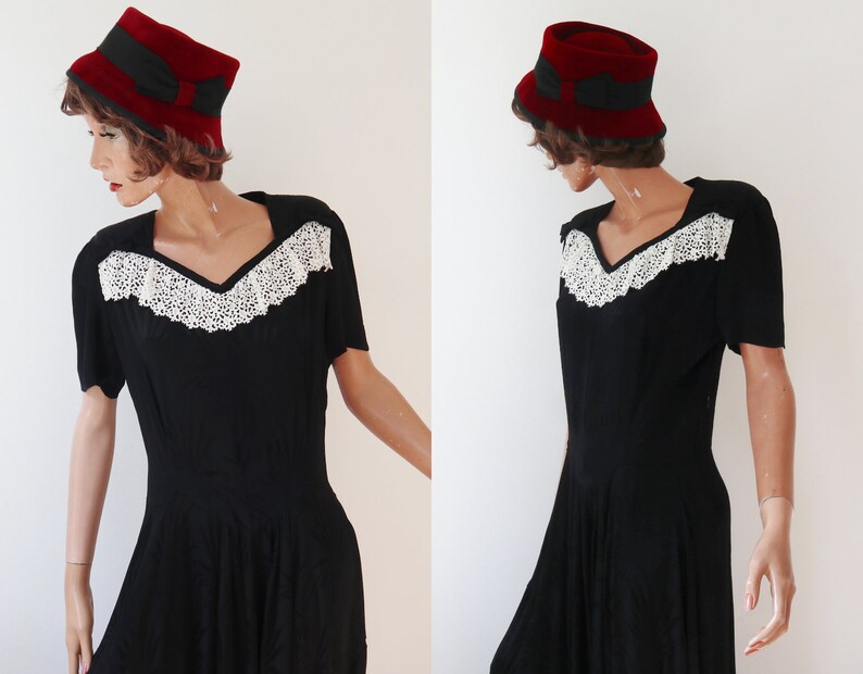 Black 40s Vintage Maxi Dress With White Lace Bows // Buttoned Back // Vibrant Leaf Pattern image 7