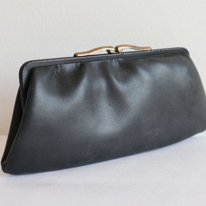 Negro años 60 Vtg. Bolso Vegano Cierre Dorado // Boxca // Embrague/Cartera // Hecho en Dinamarca