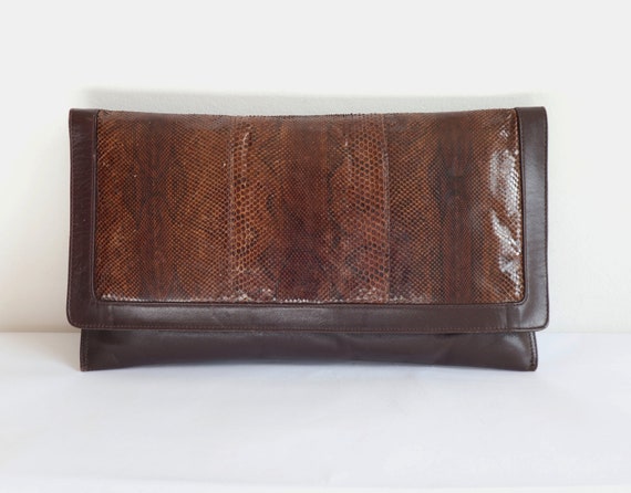 Big Brown 80s Vtg. Snake Skin/Leather Clutch // Ev