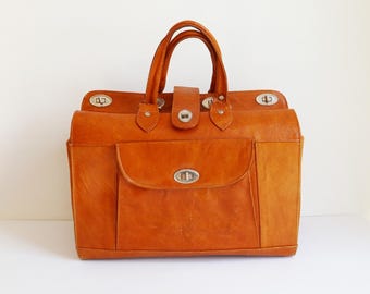 Braune Ledertasche mit silbernen Verschlüssen // Top Henkel Bag // Weekender