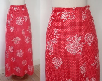 Red 70s Vtg. Maxi Skirt With Floral Print In White // High Waisted Skirt  // Handmade