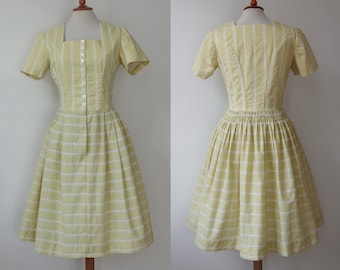 Lime White Checkered Bavarian 50s60s Dress With Ivory Hollow/Embroidered Pattern // Size M //  Handmade